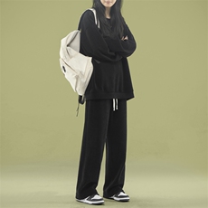 黑色
