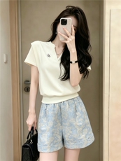 高级感时尚气质套装女夏新款V领短袖上衣提花阔腿短裤两件套潮流，女装套装/套裙，江南