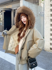新款冬季大貉子毛领羽绒服女冬季加厚保暖90白鸭绒牛角扣连帽外套，女装羽绒服，艾米莉亚