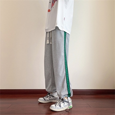 灰色