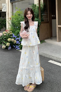 千金风刺绣无袖衬衫半身裙套装女夏高级感两件套巨好看超火温柔风图片