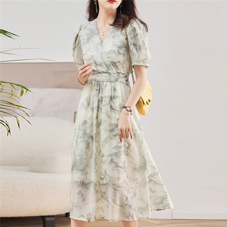 2025春夏新款V领印花连衣裙女气质优雅中长款减龄显瘦淑女A字裙子，女装连衣裙，魅丽静蓝