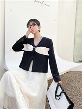 2022春款外套黑白两色，撞色设计，立体玫瑰花扣，其它，贻思茗