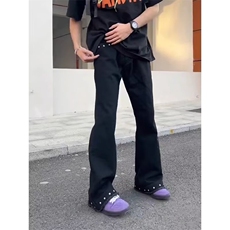 黑色