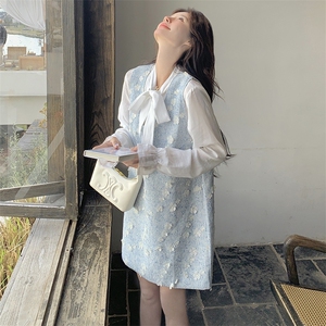 蓝色法式小香风连衣裙2025新款春季气质漂亮花朵背心裙衬衫图片