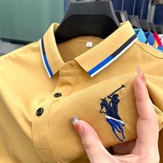 黄色