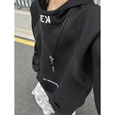 黑色