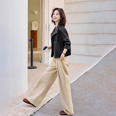 复古咖色翻领皮衣外套女2025秋季新款小个子短款气质休闲夹克上衣，女装皮衣，自然秀