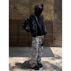 黑色