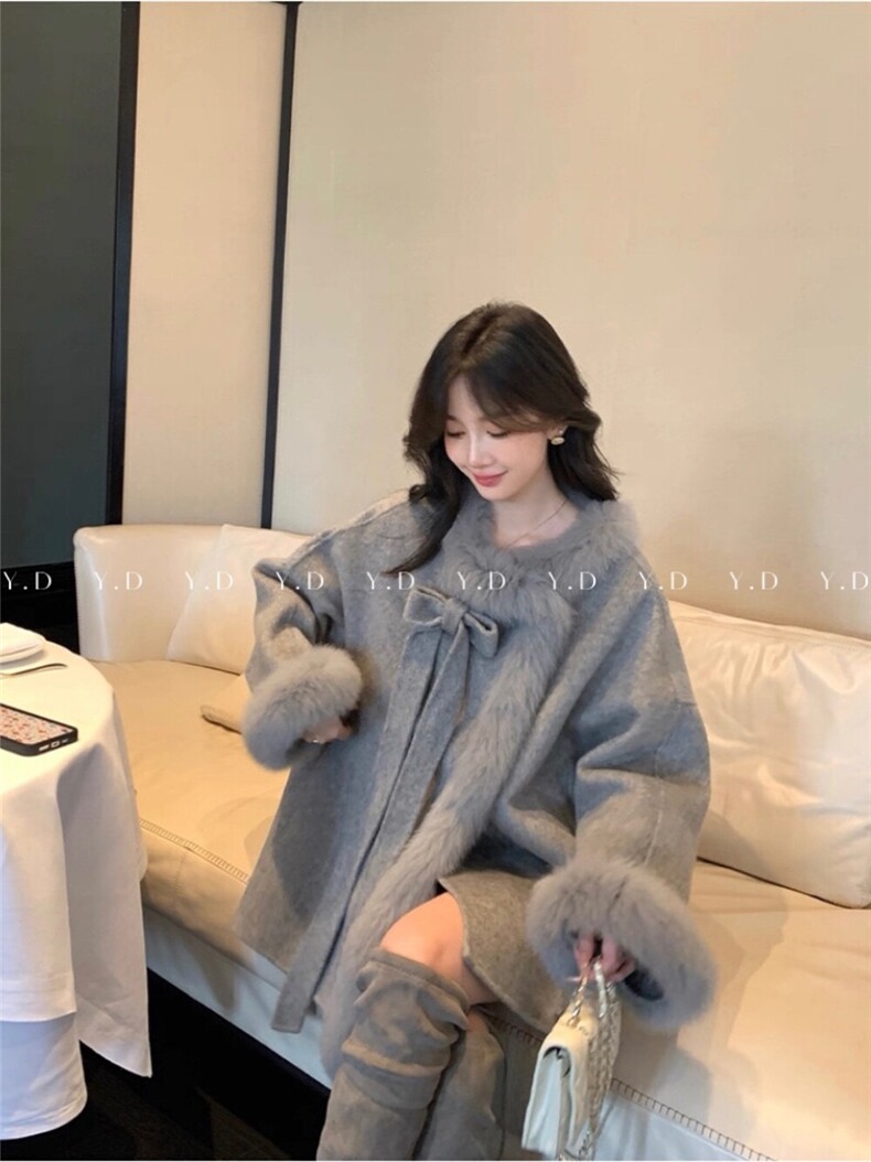 【依嘟】2025新款狐狸毛领蝴蝶结高级感斗篷羊毛外套(配可拆，女装双面呢大衣，依嘟服饰