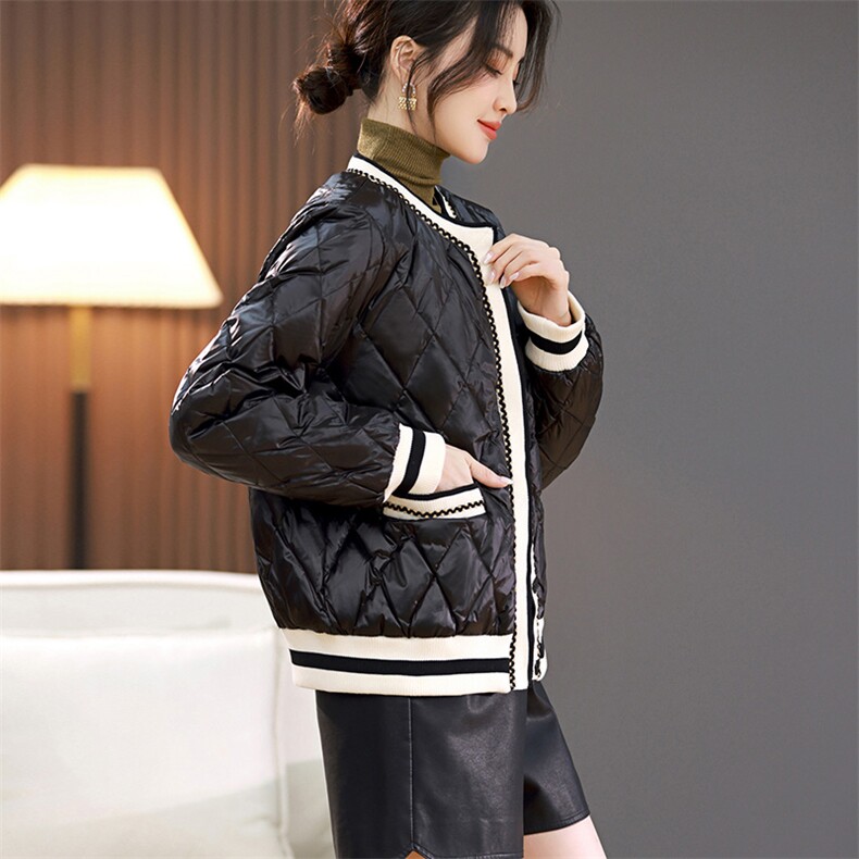羽绒服女短款2024年新款冬季时尚菱形格白鸭绒小香风轻薄外套,女装羽绒服,丽影随形