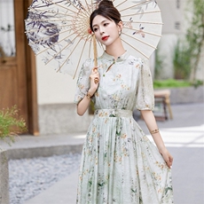 新中式国风复古盘扣长款连衣裙女2025夏新款高腰显瘦立领碎花长裙，女装连衣裙，蝶眷