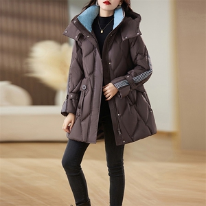 90白鸭绒绒羽绒服女2023年新款冬季中长款设计感拼接外套,女装羽绒服,雅佳俏