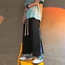 黑色