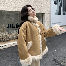 新款主推个性设计皮毛一体2672-P215-K318，女装短外套，2C129