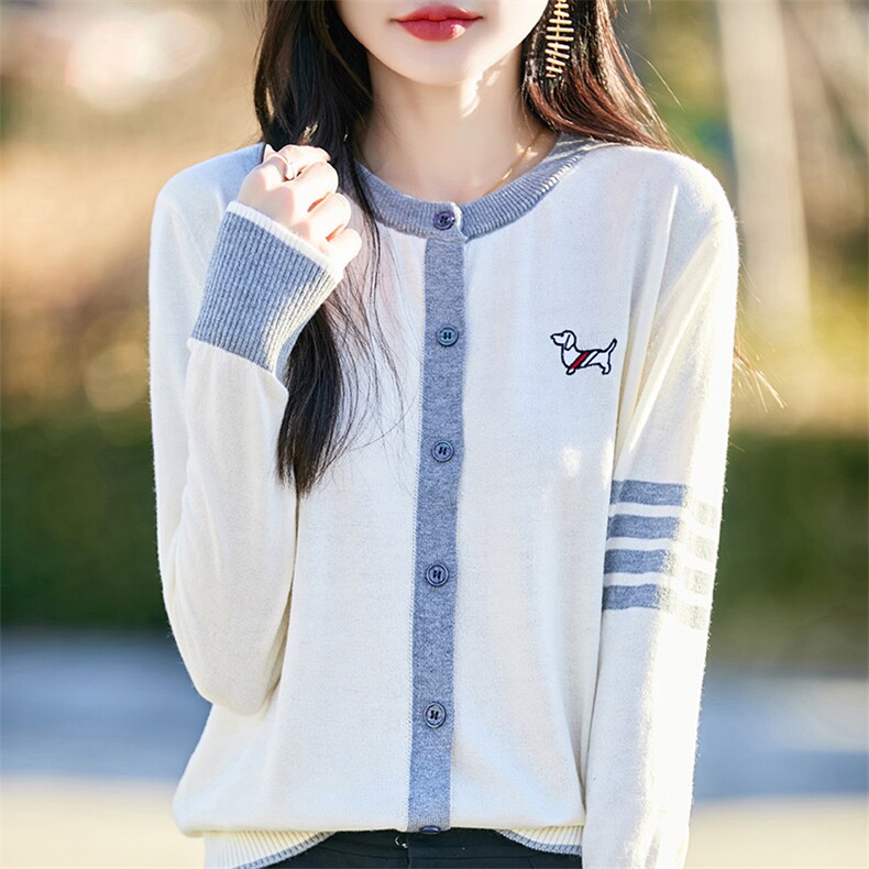 拼色精纺羊毛开衫女圆领拼色刺绣小狗针织衫毛衣外套宽松外搭上衣图片