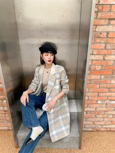 秋冬款格子大衣图片