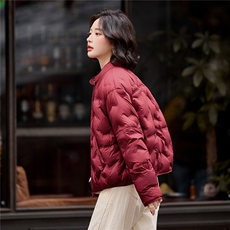 红色当季新款羽绒服女洋气宽松百搭小个子白鸭绒冬季厚外套，女装羽绒服，梦懿尔