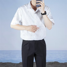 白色