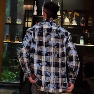 1506/QJ040/P53格子翻领百搭长袖衬衫外套男格纹渐变质感破洞图片