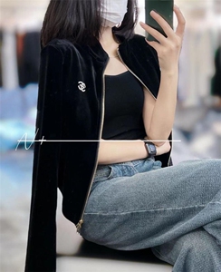 丝绒外套图片