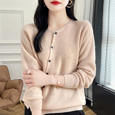 斜排扣子羊毛衫女2024年秋冬新款休闲舒适，女装羊毛衫，蒙特羊绒