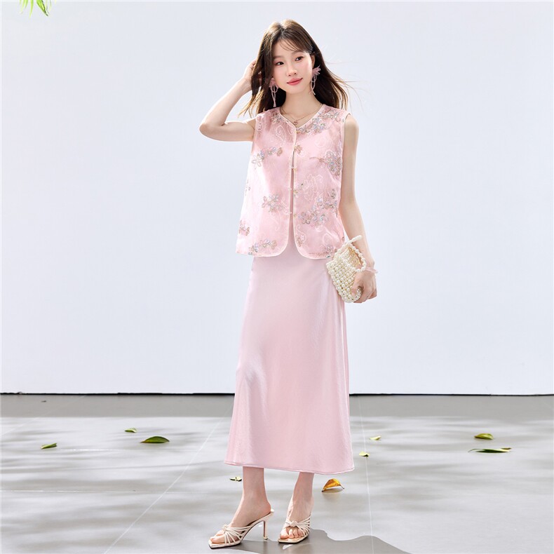 夏季新款现货！2026新中式洋气时尚重工马甲+珍珠吊带裙两件套女,女装套装/套裙,宝儿家