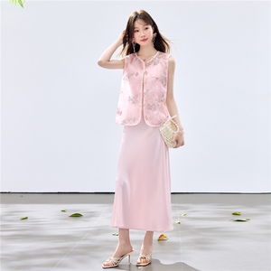 夏季新款现货！2026新中式洋气时尚重工马甲+珍珠吊带裙两件套女图片