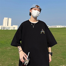 黑色