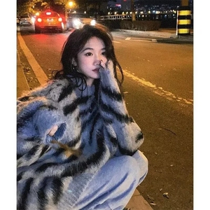 欧购慵懒风圆领毛衣童趣涂鸦毛茸茸马海毛混纺潮男针织软糯套头衫