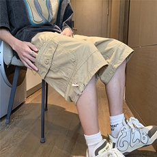 卡其色