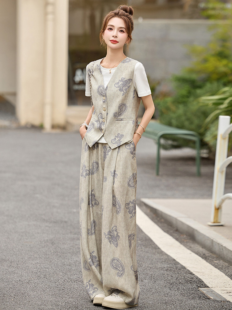 时尚印花马甲阔腿裤套装女2025夏季新款气质休闲短袖阔腿裤三件套,女装套装/套裙,依如秀(原杭风阁)