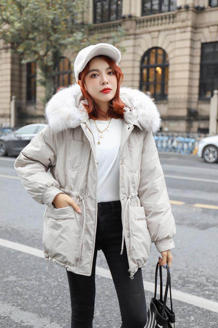 2021冬款新款大毛领后背字母设计休闲90绒羽绒服，女装羽绒服，红雀纺