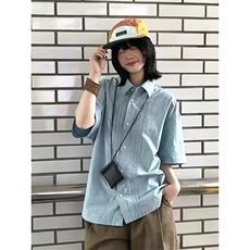 浅蓝色