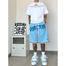 浅蓝色