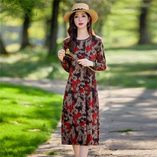 水衣源2408款针织提花中长款宽松连衣裙妈妈装，女装连衣裙，水衣源