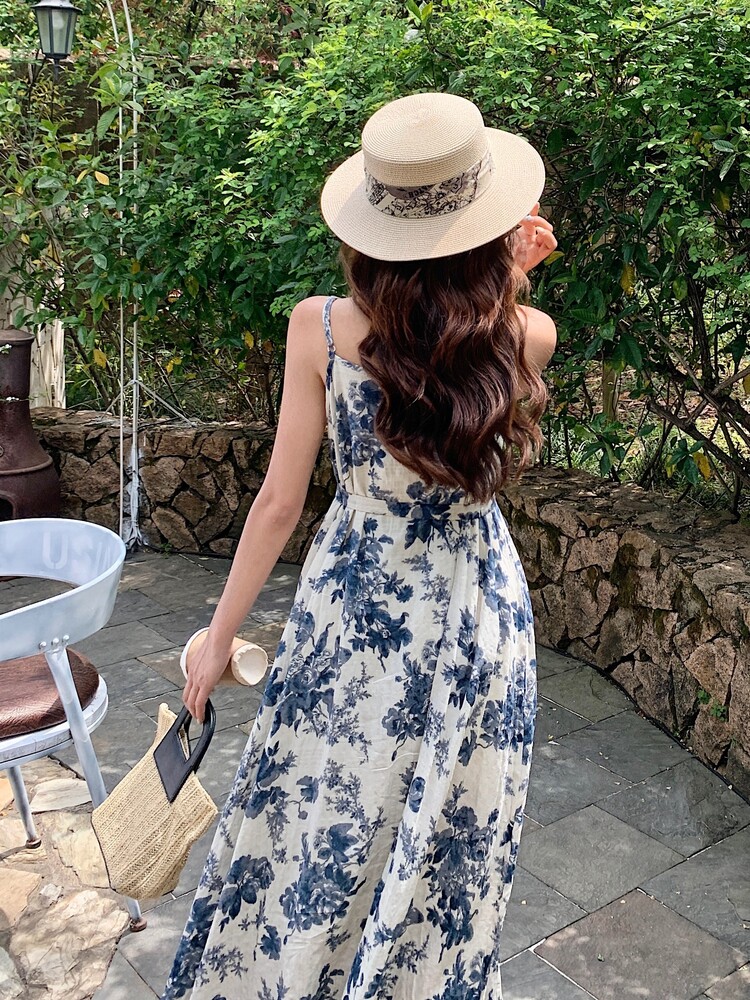 2025年夏季水墨植物花卉吊带连衣裙可爱甜美文艺复古印花裙,女装连衣裙,诺蝶