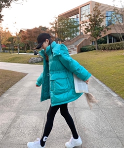 韩系大口袋可收腰羽绒服图片
