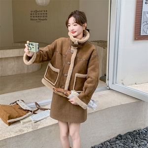 2024年冬季皮毛一体羊羔毛外套女0152图片