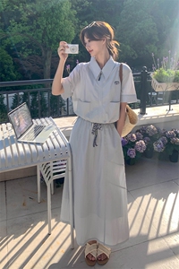 韩系新款时尚洋气减龄裙女翻领短袖休闲拉链外套半身裙图片