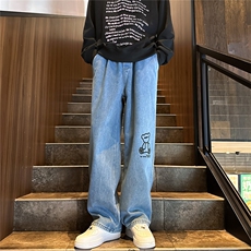 深蓝色