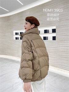 短款手工穿钻羽绒服图片