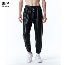 黑色