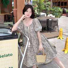 一字领泡泡袖复古浪漫连衣裙女夏季2025新款气质高级感收腰碎花裙，女装连衣裙，2C087