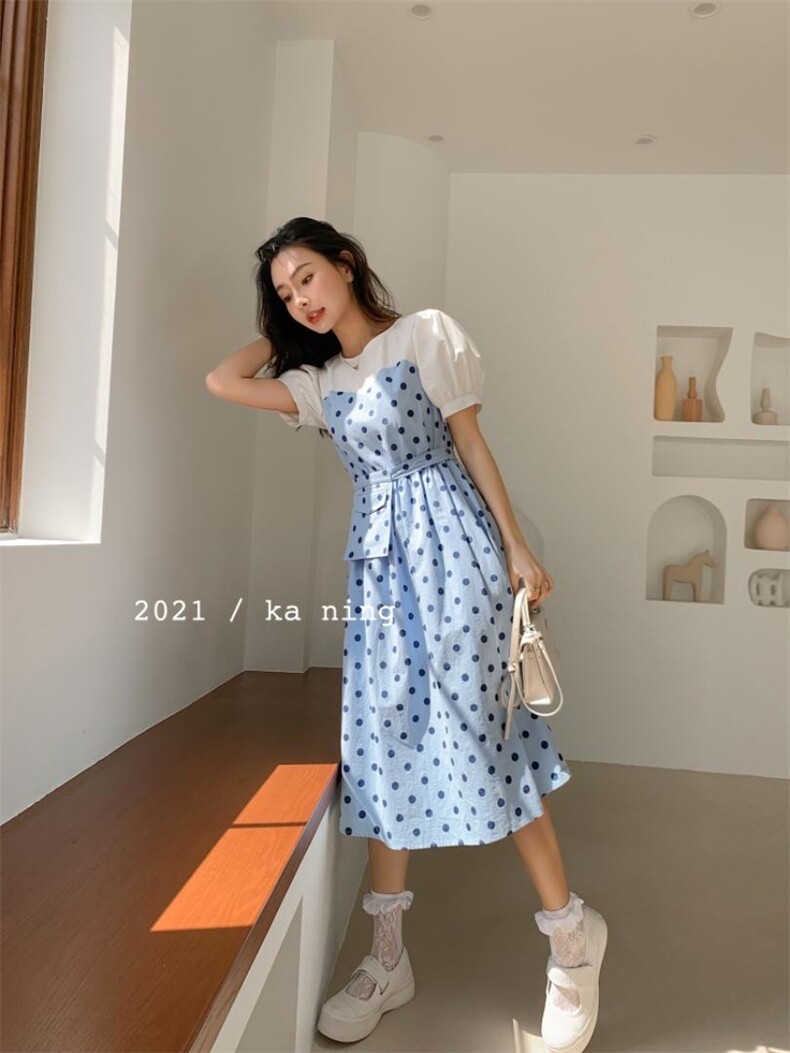 夏装～波点连衣裙搭配包包，女装连衣裙，咔柠