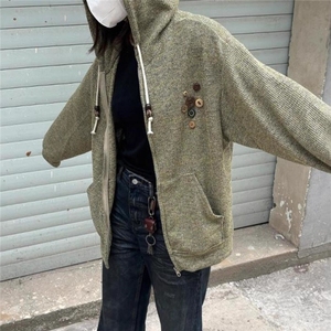 美式复古木质纽扣设计感针织连帽外套男女小众早秋慵懒风开衫卫衣图片