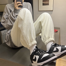 奶白色