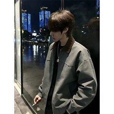 灰绿色