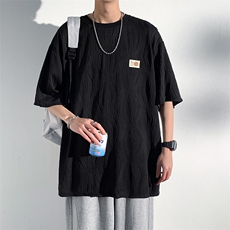 黑色