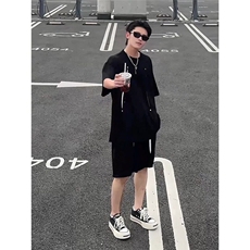 黑色